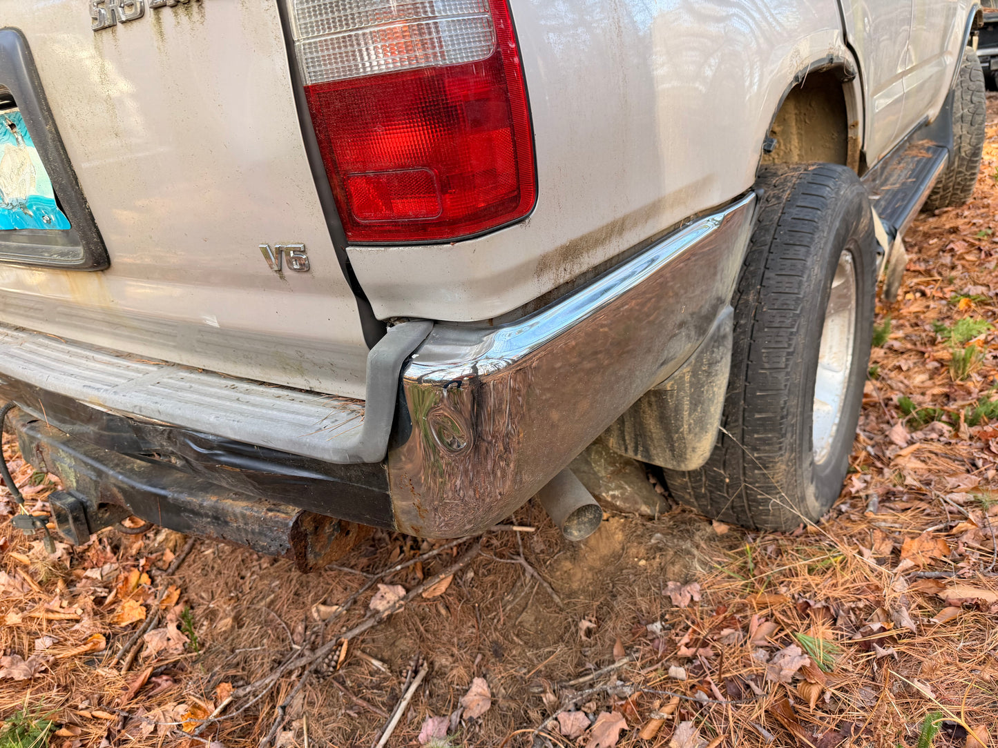 1998 4Runner Right Rear Chrome End Cap